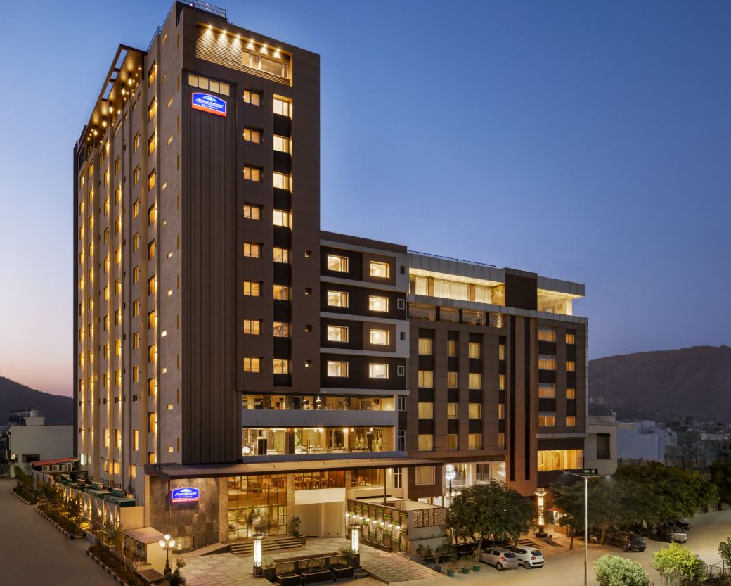 Howard Johnson By Wyndham