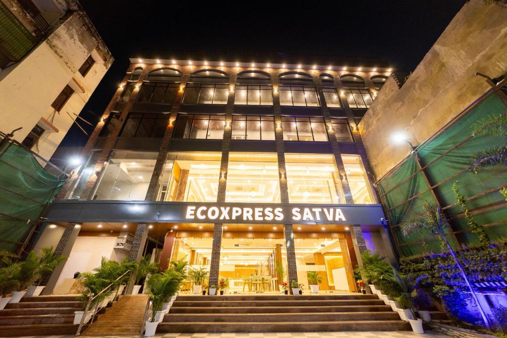 EcoXpress Satva Varanasi